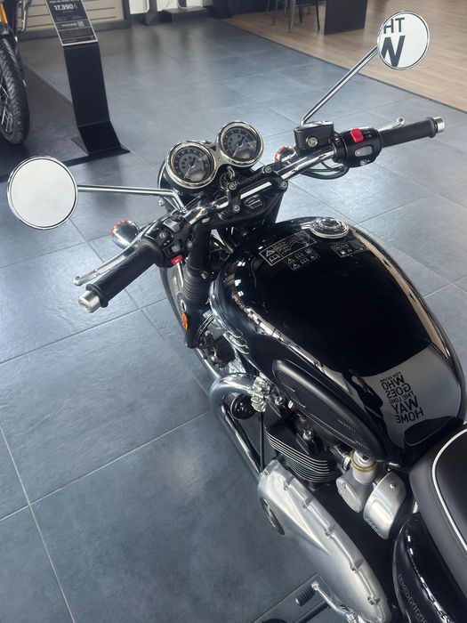 Lichidare Motocicleta Triumph Bonneville T120 2025 | Rate | Leasing