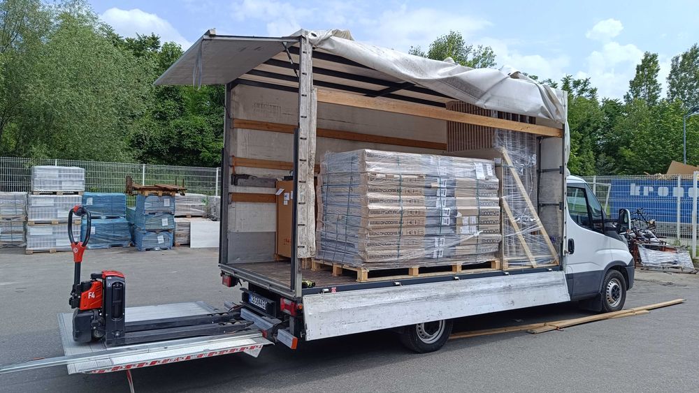 Транспортни усуги с бус с падащ борд до 3.5 т.