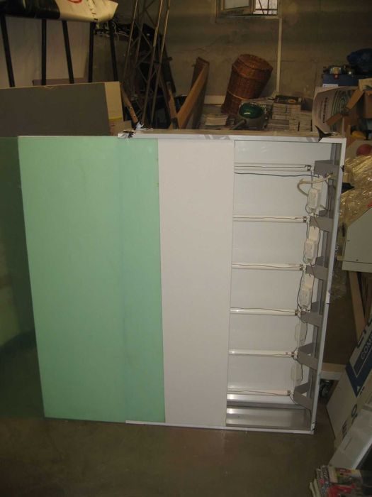 Двустранно светещи кутии