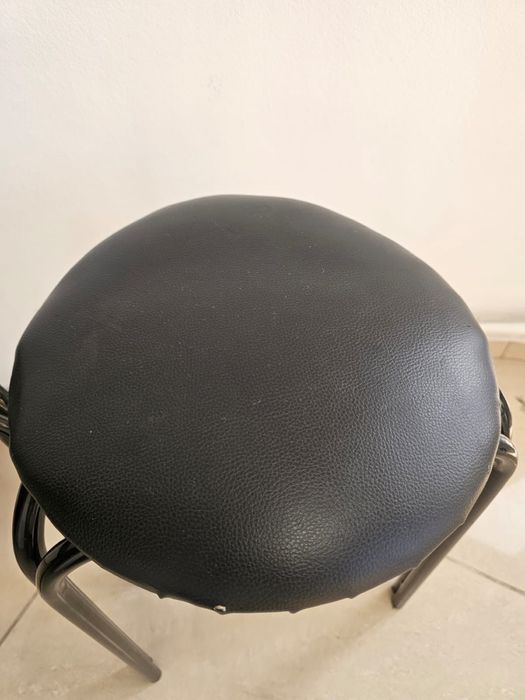 2 Табуретки в отличном состоянии