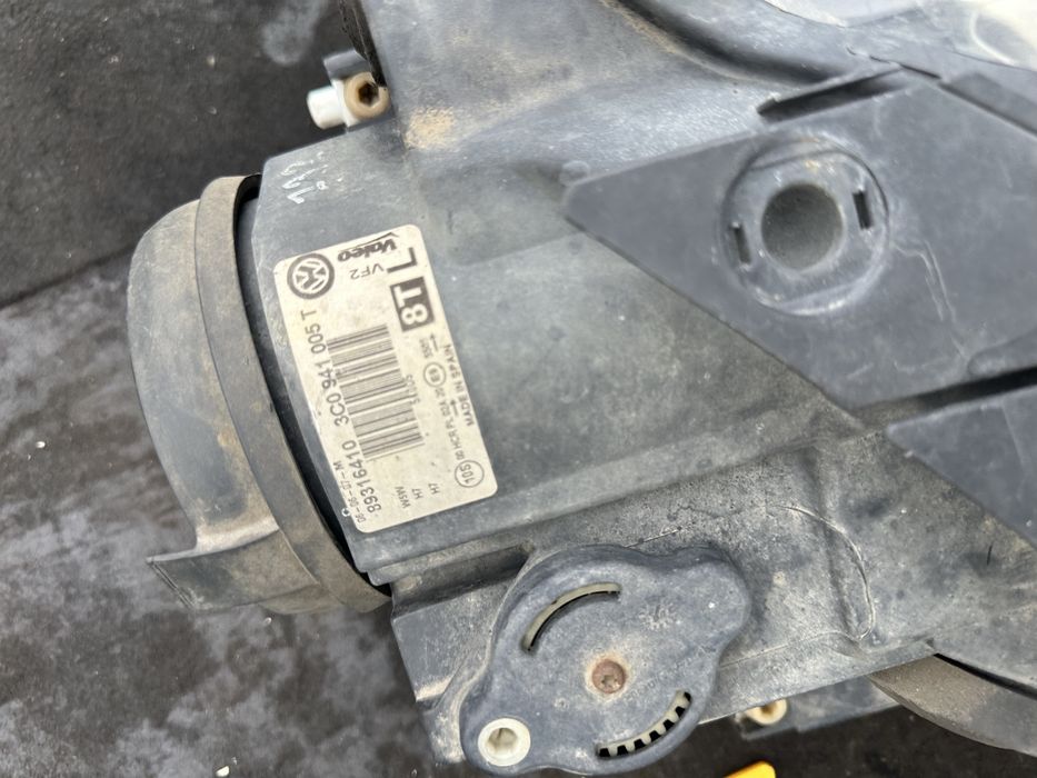 Ляв десен фар оригинален за фолксваген пасат 6 VOLKSWAGEN PASSAT 6 Vw