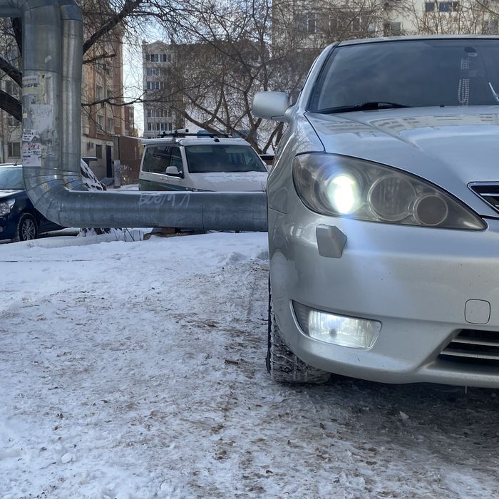 Продам фары на камри