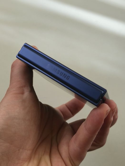 Vand/schimb Samsung Z Flip 7 512gb