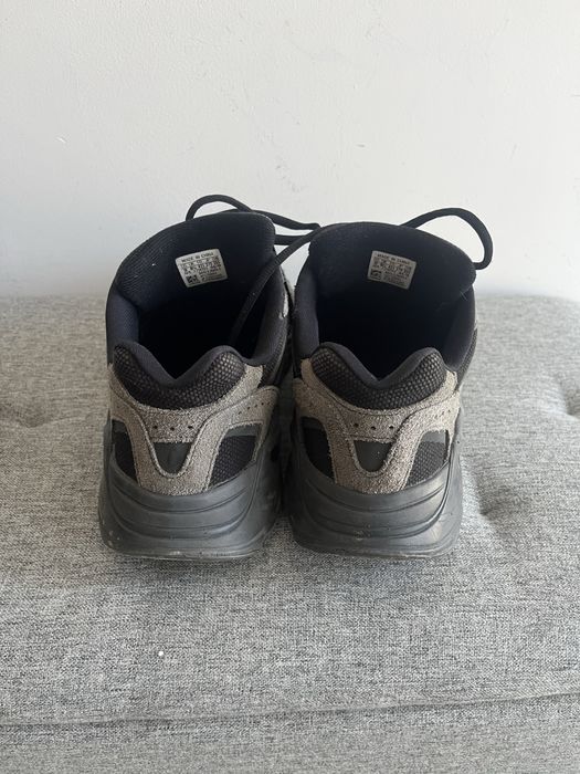 Vand Yeezy 700 Gri