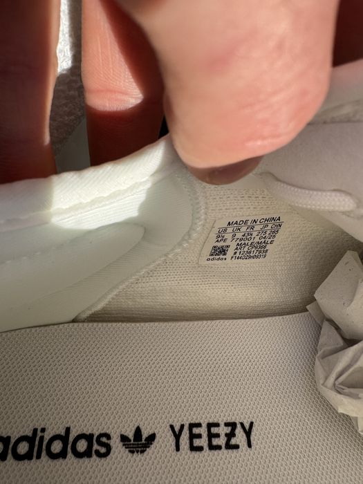 Yeezy 350v2 Triple White