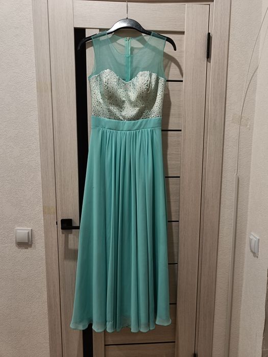 Вечернее длинное платье