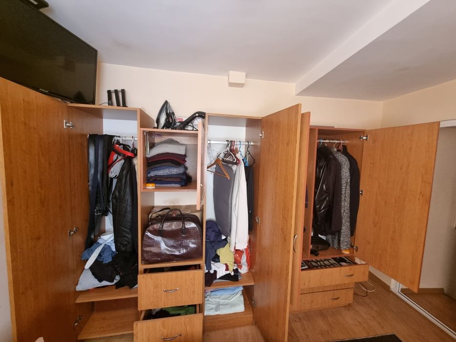 Гардероб за спалня, с размери: д263,в195,ш56