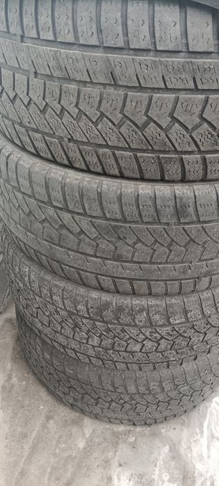 Шины зимние 235/55/17
