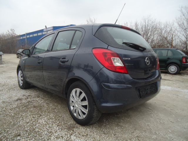Opel Corsa 1.2 бензин 4 врати