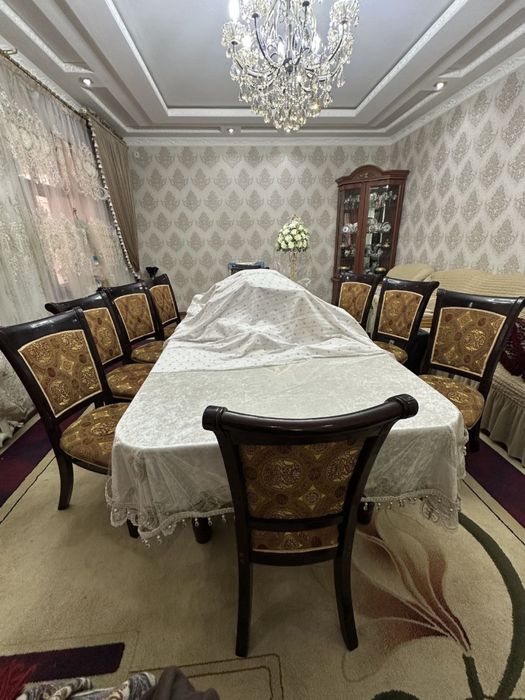 Стол стул сотилади. Холати яхши. Стули 9 та