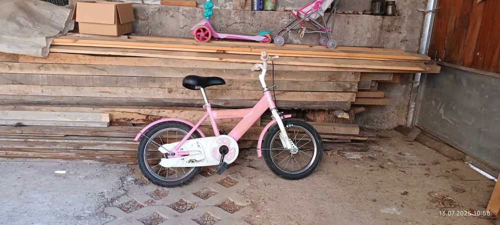 Продавам детски велосипед