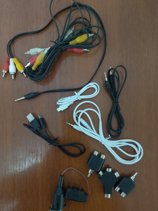 Зарядки и кабеля