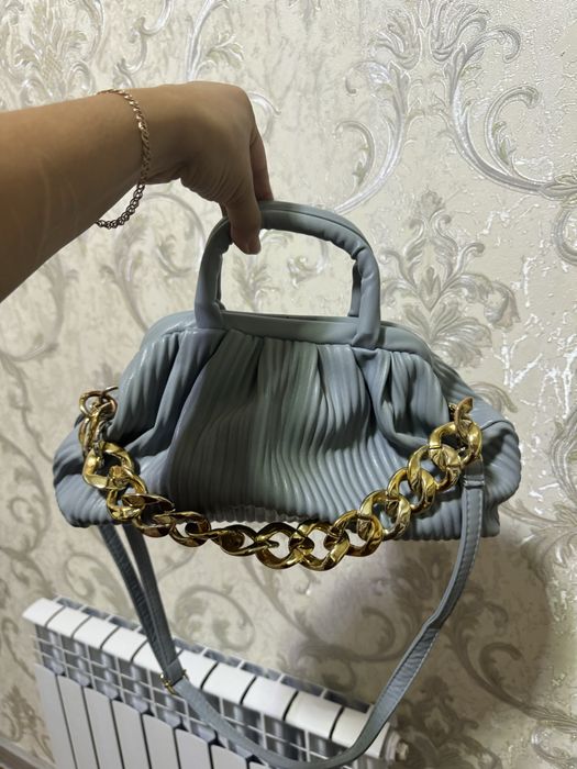 Ayollar  sumkasi sotiladi