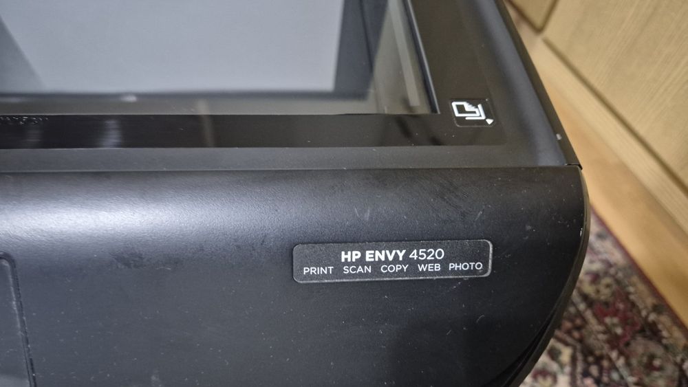 Принтер и скенер HP Envy 4520