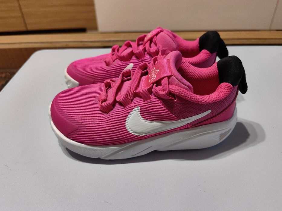 Vând Nike Star Runner 4 roz