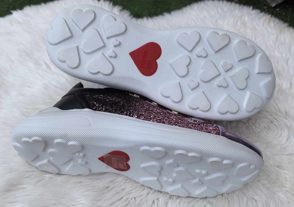 Love Moschino оригинални дамски сникърси нови 38 номер