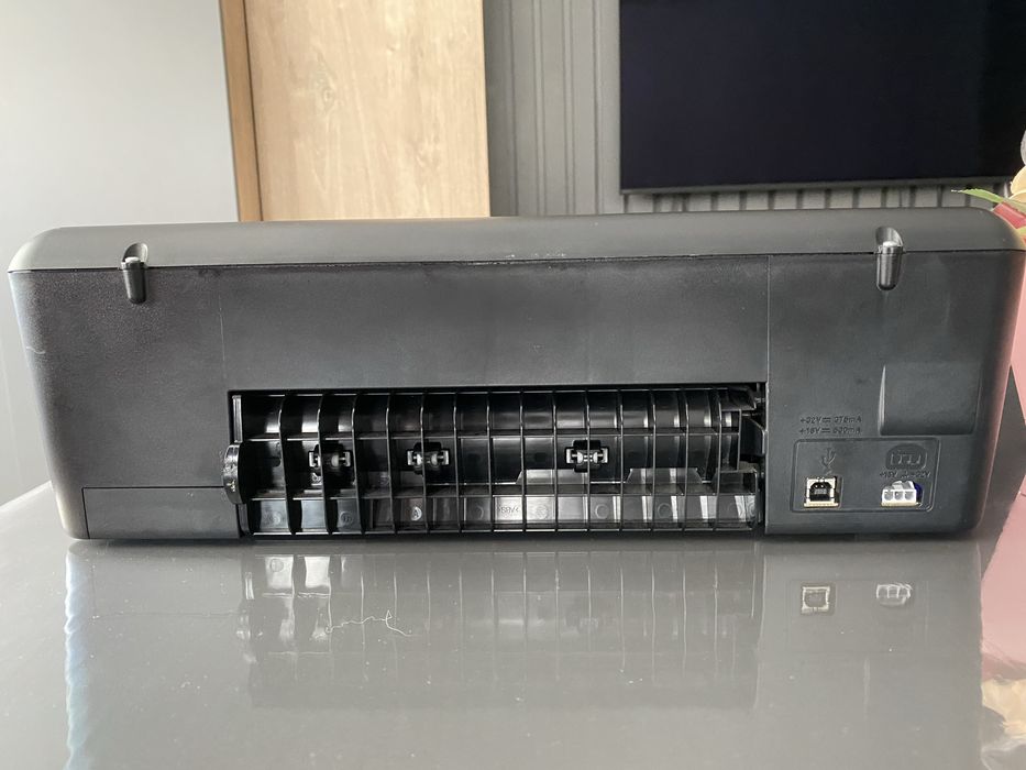 Принтер HP DeskJet D2460, цветен