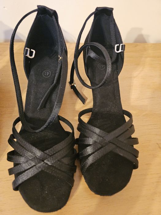 Обувки удобни за танци