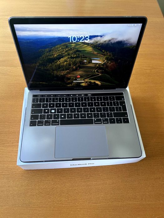 MacBook Pro 13" Late 2018 i7 / 16 GB RAM / 512 GB SSD / Touch Bar