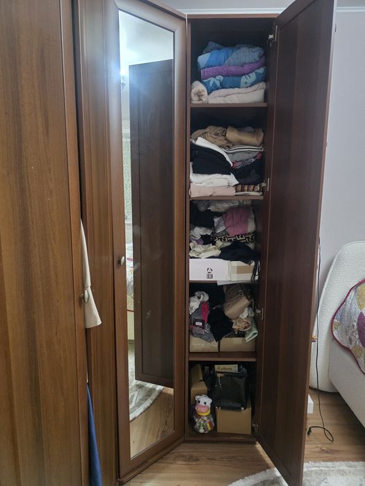 Угловой шкаф для одежды