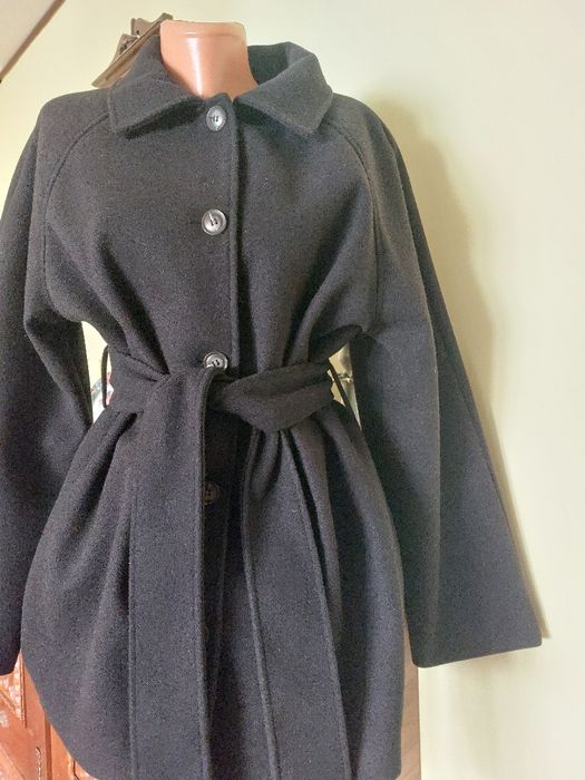 Jacheta noua cu eticheta din stofa neagra de lana plus cadou surpriza