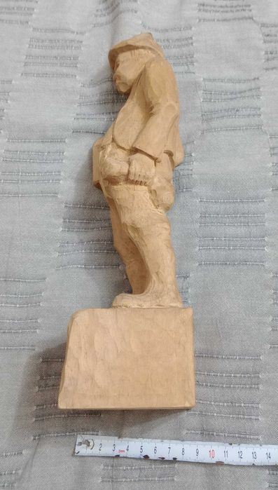 Statueta din lemn sculptat 30 cm. taran bavarez cu halba de bere