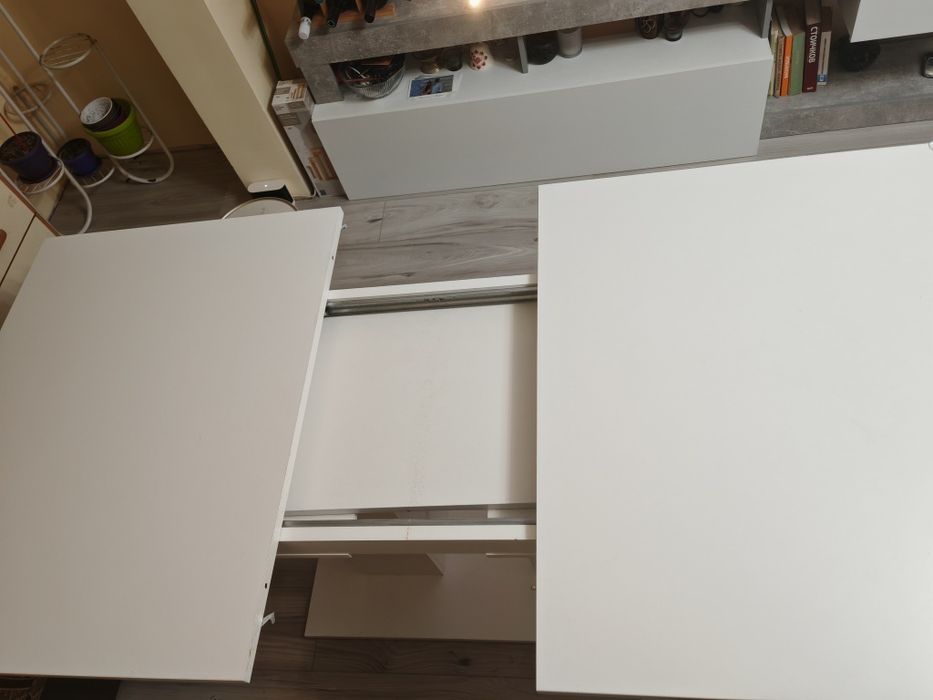 Продава трапезна  маса