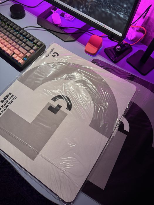 Продам игровые коврики Logitech оригинал