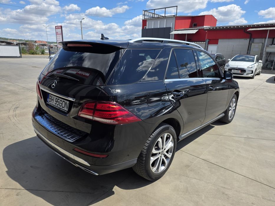 Mercedes GLE 250d 4Matic Automat An2018 204cp, Panoramic, Piele Navigație Bi-Xenon Led