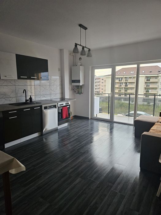 Închiriez apartament nou în Florești
