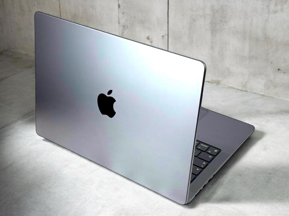 MacBook Pro 14" M3 Pro 18RAM 512GB Space Black 100% Батерия! Гаранция!