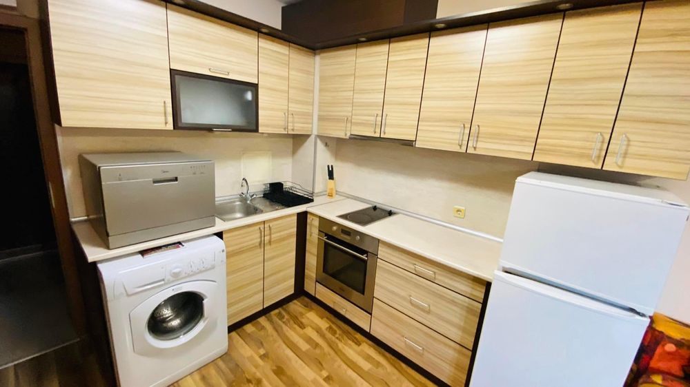 Дава се под наем Двустаен апартамент в Бургас, Славейков - 63 кв.м за 433.5 € - Снимка #1