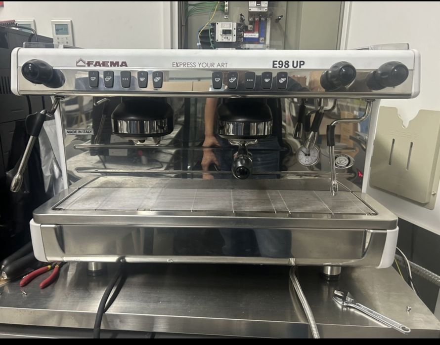 Кофемашина   feama e 98