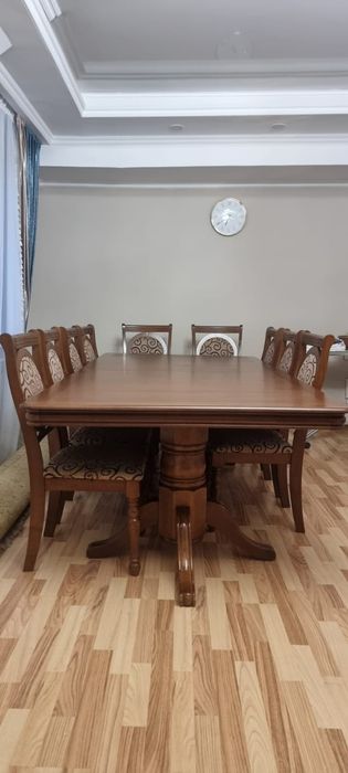 Удлиняющийся стол и стулья 12шт