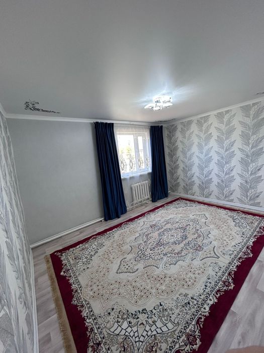 Үй сатылады. Дом продается.