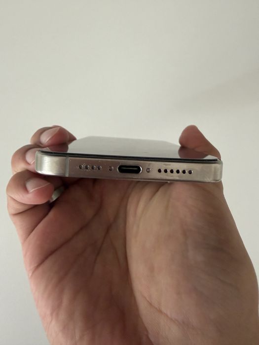 Продаю iPhone 15Pro Max 512
