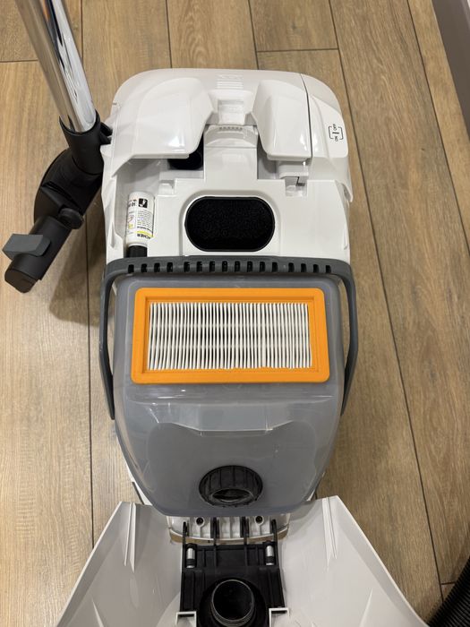 Пылесос (karcher).