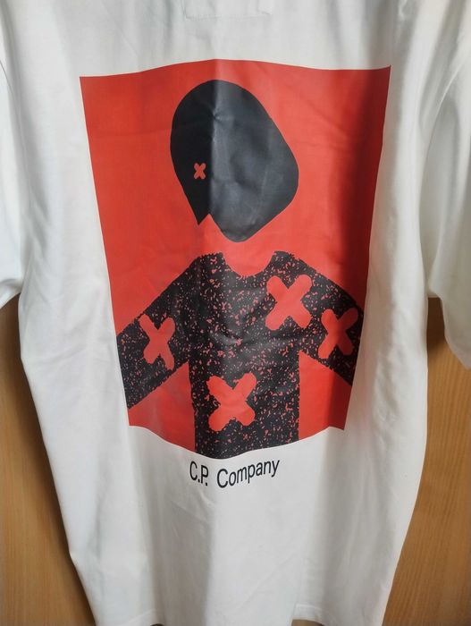 Vând tricou Cp Company nou