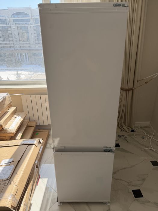 Продам Холодильники Smeg