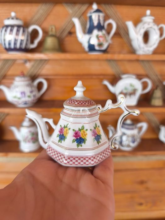 Антикварни мини порцеланови чайнички