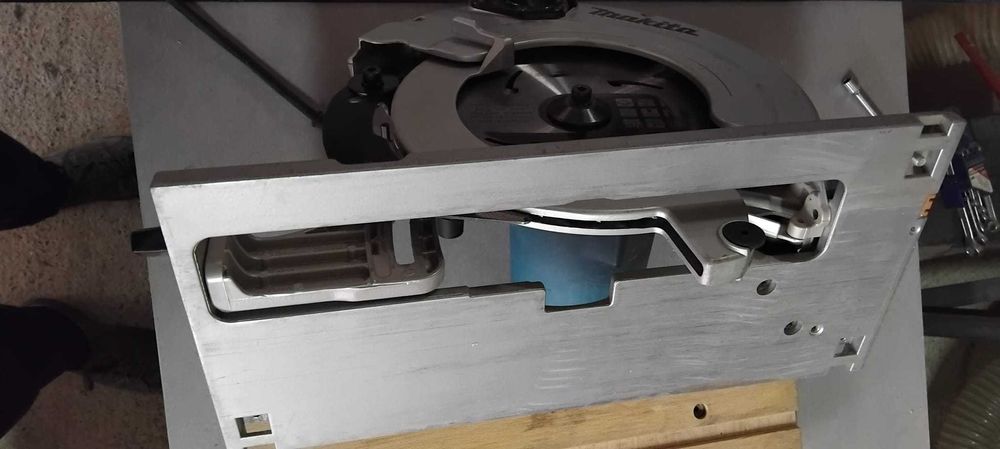 Fierastrau circular de mana Makita 5903R 2000W