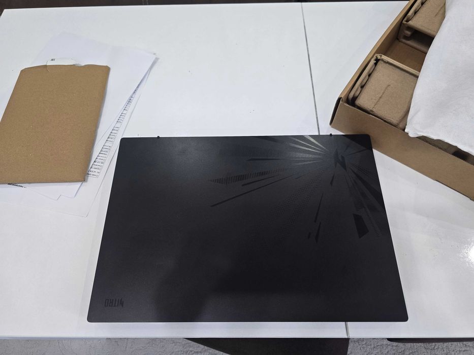 Acer NITRO LITE 16 (Shale Black edition)
