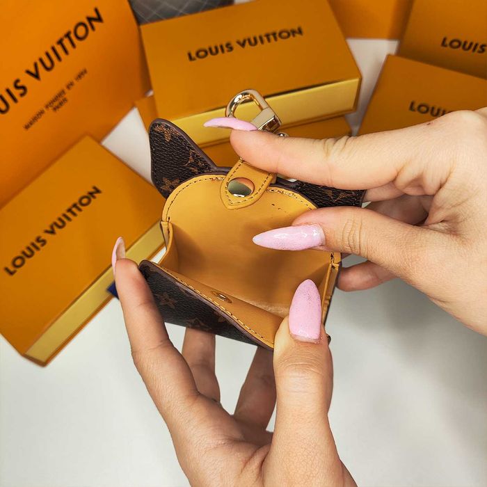 Louis Vuitton Ключодържател - (LV Keychain)