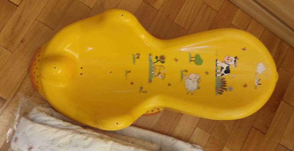 Шезлонгче за къпане и хранене