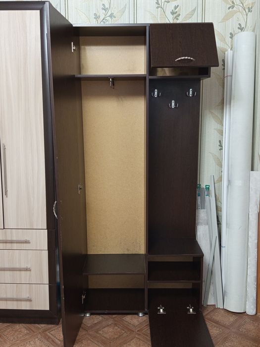 Продам шкаф прихожий