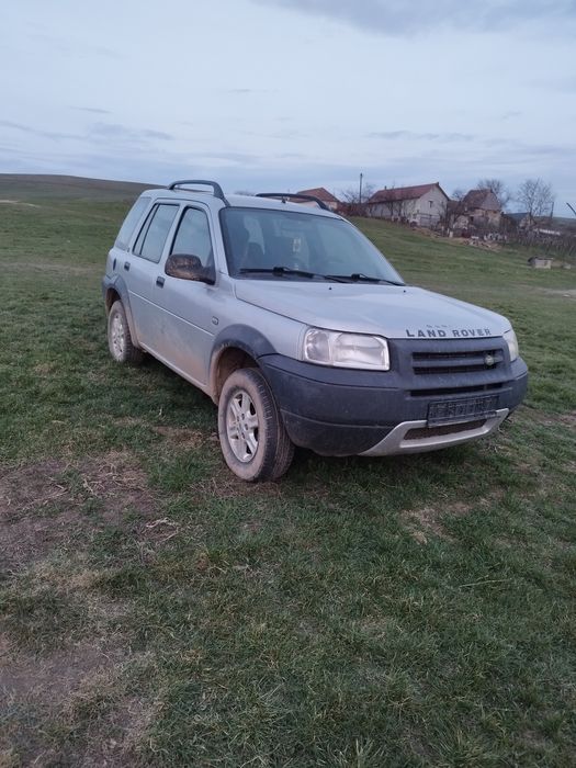 Land Rover Freelander 
Anul:2005
Anul:2005
Motor: 2.0 ( cel de bmw)
Ma