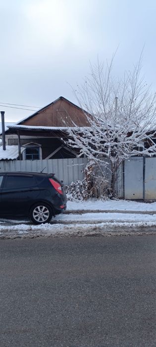 Продам пол дома в ценре Каскелена.