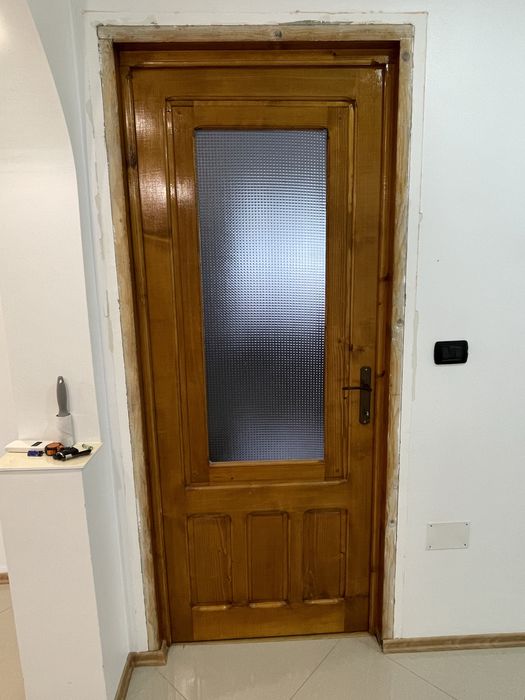 Vand usi fara toc, inclusa imbracamintea