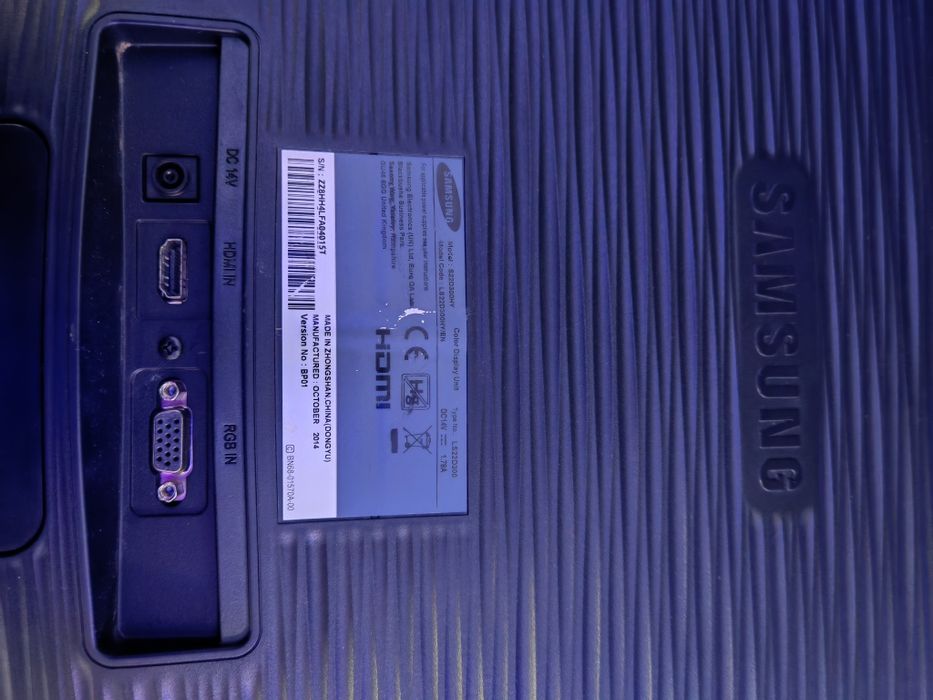 Монитор Samsung 22-инчов с HDMI кабел
