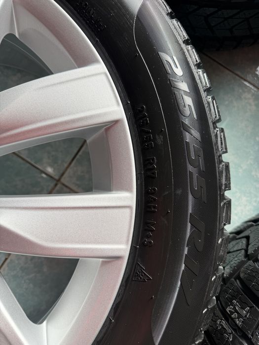 Roti/ jante aliaj originale VW Passat B8 B9 215/55/17 Pirelli M+S